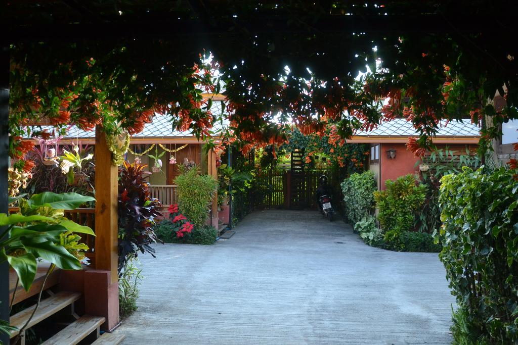 Huen Kham Kong Guesthouse Mae Sariang Exterior foto